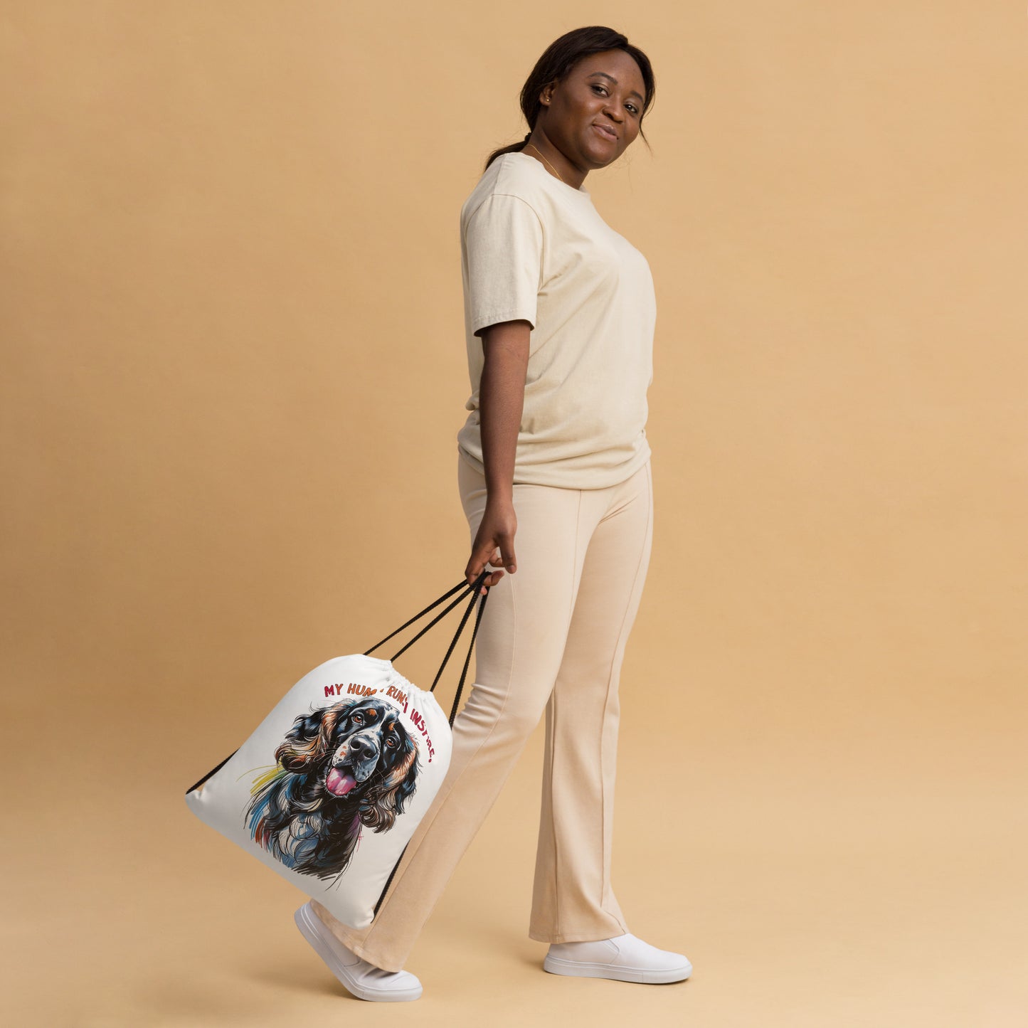 Woman holding a reusable saco reutilizável cocker spaniel sports bag with dog print by Pet Treasures Studio